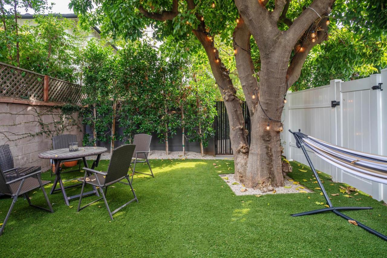 Serene 1 Bed Guest House With Patio Sleeps 6 Лос Анджелис Екстериор снимка